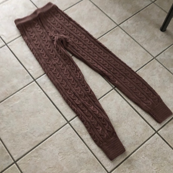 Fashion Nova Meet me halfway leggings (Mocha) - Picture 4 of 7